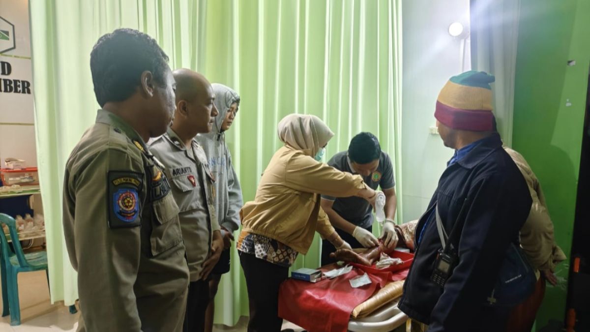 Pergoki Orang Tak Dikenal, Warga Bondowoso Jadi Korban Pembacokan
